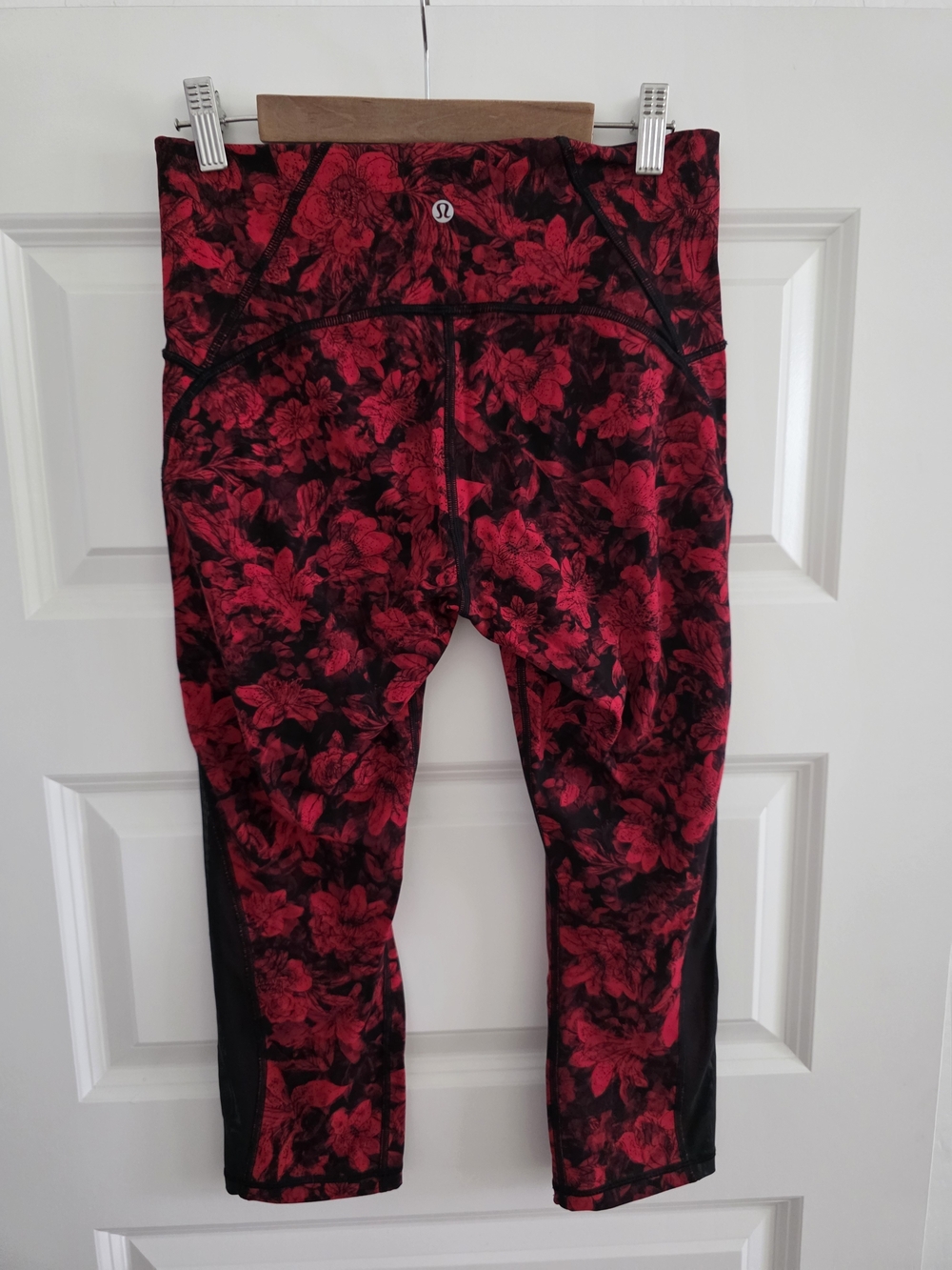 Lululemon Red and Black Floral Cropped Leggings with Sheer Mesh Detail. Size 8.